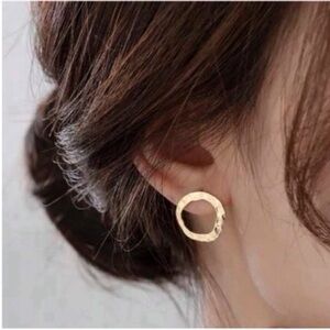 NWOT Jewels Hammered 14K Gold Plated Post Earrings (3046)